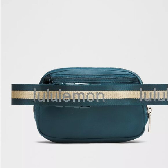 Lululemon belt bag - Picture 4 of 5
